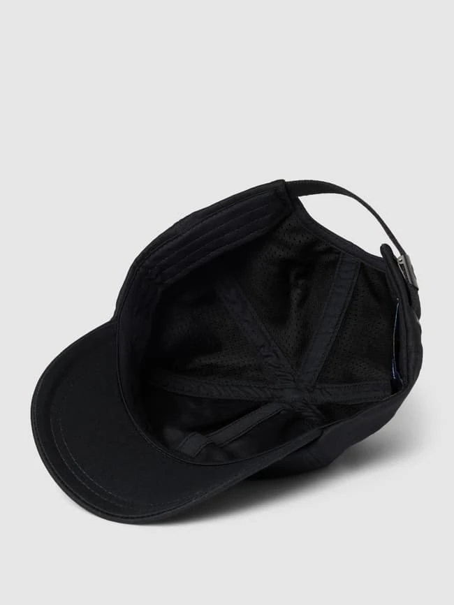 Fred Perry Basecap Mit Label-Stitching Modell 'GRAPHIC BRANDED TWILL CAP' - Schwarz 4 Fred Perry Basecap Mit Label-Stitching Modell 'GRAPHIC BRANDED TWILL CAP' - Schwarz – Bild 2